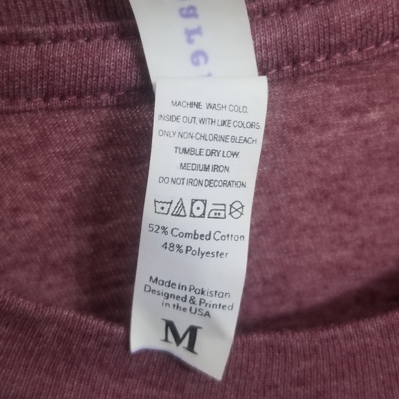 Lovely graphic tee of Biblical quote - Picture 4 of 5